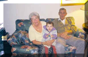 MomEdTb.jpg (57063 bytes)